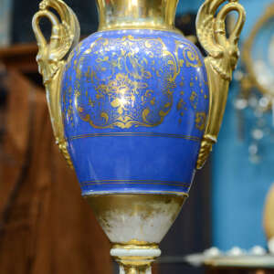 Coppia di Vasi in Porcellana