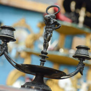 Coppia di candelieri in bronzo