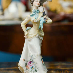 Statuina in porcellana di Capodimonte