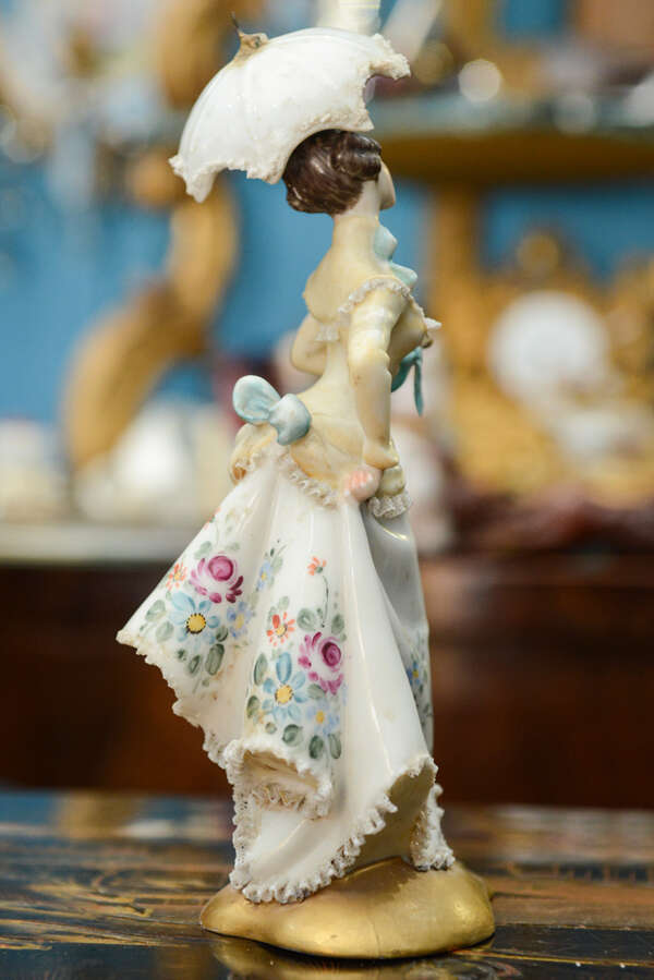 Statuina in porcellana di Capodimonte - immagine 2